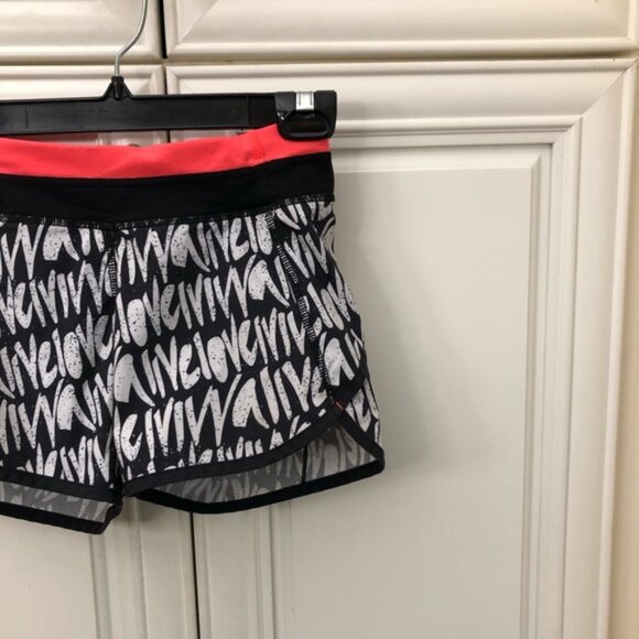 Ivivva by Lululemon girls lined branded print athletic shorts - Picture 2 of 10